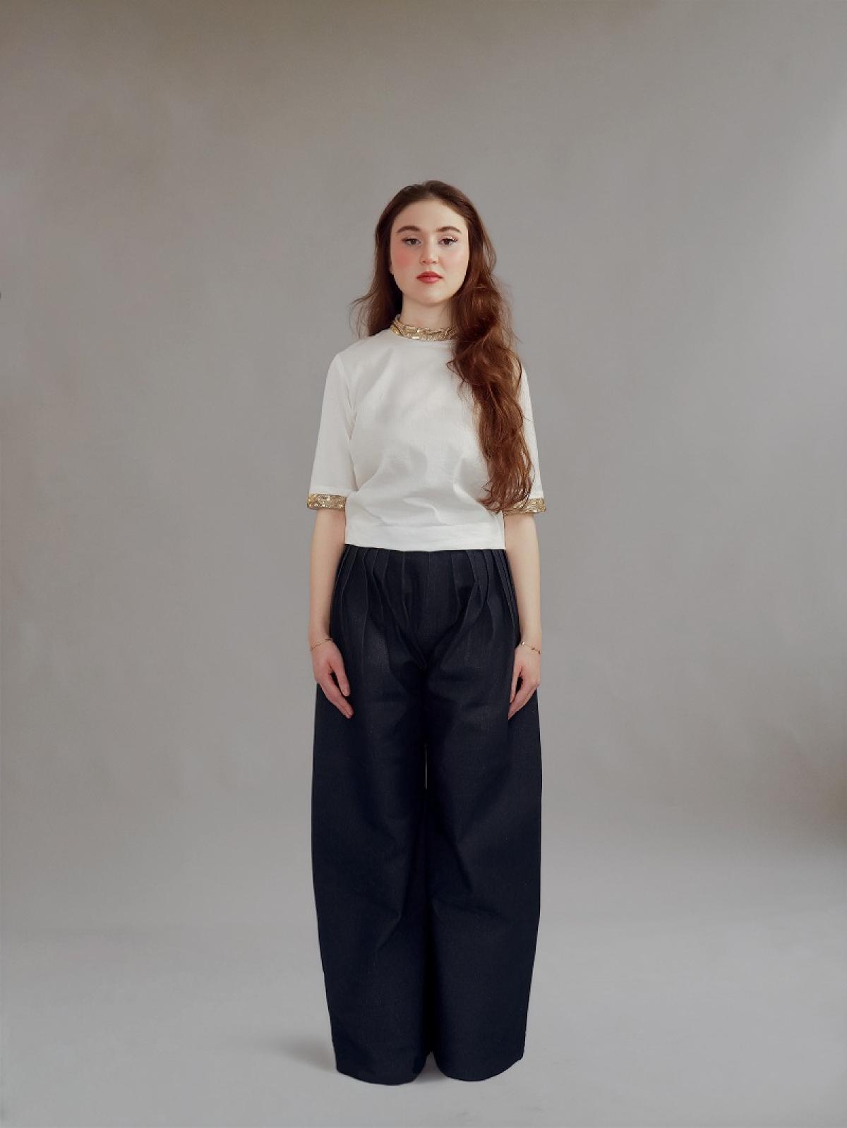 Aks | Whispered Reflections